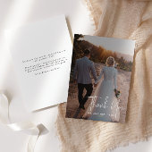 ミニマル白の手書きスクリプトの写真結婚の数 サンキューカード