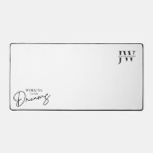 ミニマル白黒イニシャルが夢を描く デスクマット (正面)