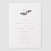 ミニマル白黒バタフライモノグラム結婚ズ ベラム紙招待状 (正面)