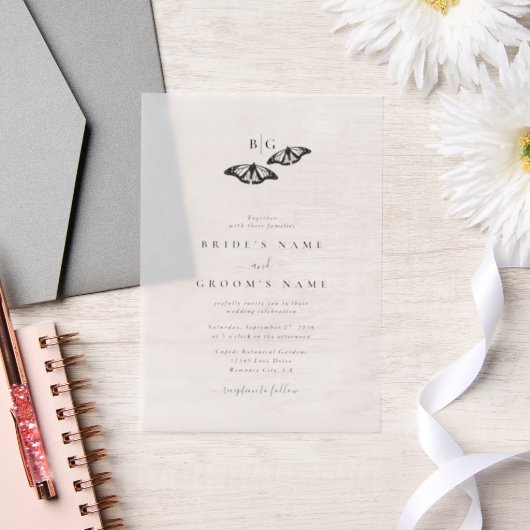 ミニマル白黒バタフライモノグラム結婚ズ ベラム紙招待状 (ウェディング)