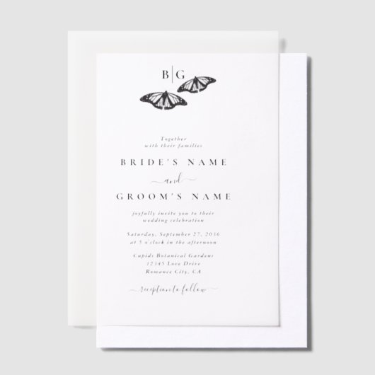 ミニマル白黒バタフライモノグラム結婚ズ ベラム紙招待状 (オフセット)