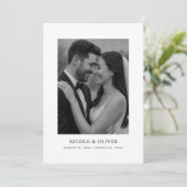 ミニマル白黒写真 | タイポグラフィ結婚の セーブザデート (スタンド正面)