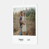 ミニマル白黒婚約写真婚約した メタルオーナメント (正面左)