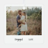 ミニマル白黒婚約写真婚約した メタルオーナメント (正面)