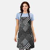 ミニマル白黒混合パターンスタイル エプロン (着用した状態)