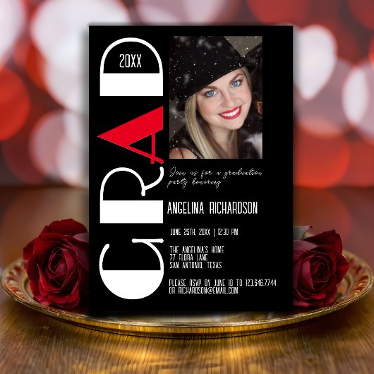 ミニマル白黒赤の卒業写真 案内状