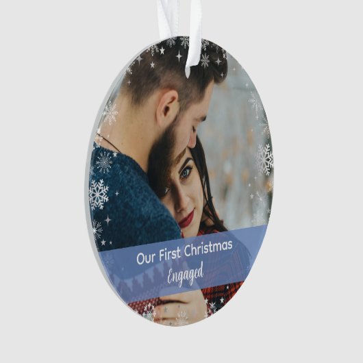 ミニマル私たちの初めてのクリスマス婚約した2枚の写真 オーナメント (正面)
