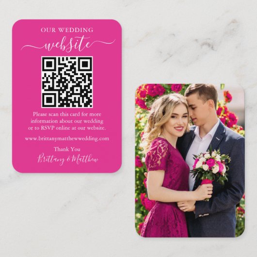ミニマル結婚リストのウェブサイト写真QRホットピンク エンクロージャーカード (正面/裏面)