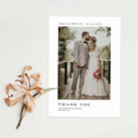 ミニマル結婚リストの写真サンキューカード サンキューカード<br><div class="desc">ミニマルでエレガントなウェディングサンキューカードはスクリプトタイポグラフィ。文字とメッセージはカードの背面で編集できる。レイアウト、フォント、文字サイズの変更など、このデザインの高度なカスタマイズを行うには、上クリックの「」ボタカスタマイズンを使用してください。何か連絡質問があれば私に頼む！</div>