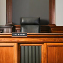 ミニマル裁判所判事ブラック