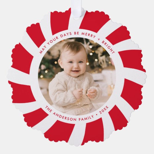 ミニマル赤と白主義ペパーミント渦巻写真 オーナメントカード (正面)