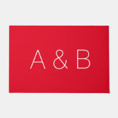 ミニマル赤カスタムイニシャルカップル ドアマット (正面)