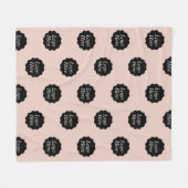 ミニマル赤面カラーカスタム会社ロゴ フリースブランケット (正面(横))