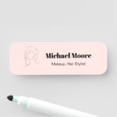 ミニマル顔ロゴヘア美しいメイクアップピンク 名札 (インサイチュ)