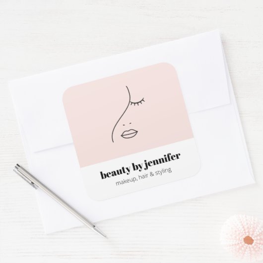 ミニマル顔美しいロゴメイクアップアーティストピンク スクエアシール (封筒)