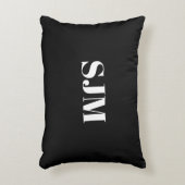 ミニマル黒カスタムモノグラムイニシャル名 アクセントクッション (正面(垂直))