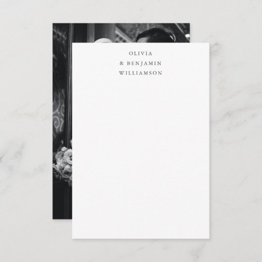 ミニマル黒タイポグラフィ結婚写真の名前 サンキューカード (正面/裏面)