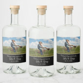 ミニマル黒写真とスクリプエレガントトフォント リキュールボトルラベル (ボトル)