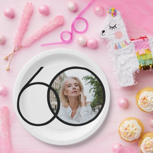 ミニマル60th誕生日フォト白黒シック ペーパープレート (パーティー)