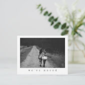 ミニマル カスタム フォト 私たちの引っ越し 新しい家に移動 ポストカード (スタンド正面)
