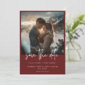 ミニマル ダスティ バーガンディ ワイン モダン フォト ウェディング セーブザデート (スタンド正面)