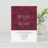 ミニマル バーガンディ モダン ウェディング インビテーション (スタンド正面)