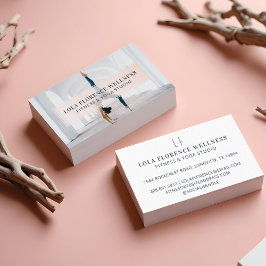 ミニマル&プロフェッショナルフォトヨガスタジオフィットネス 名刺