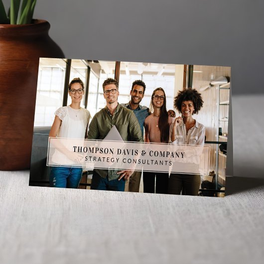 ミニマル&プロフェッショナル社員のビジネスフォト 名刺