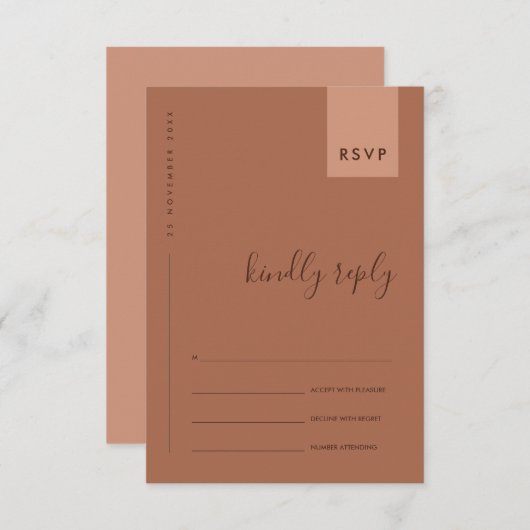 ミニマル ラスト オレンジ タイポグラフィー ウェディング RSVP エンクロージャーカード (正面/裏面)