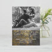 ミニマル |日付の保存タイポグラフィ |フェイク金ゴールド セーブザデート (スタンド正面)