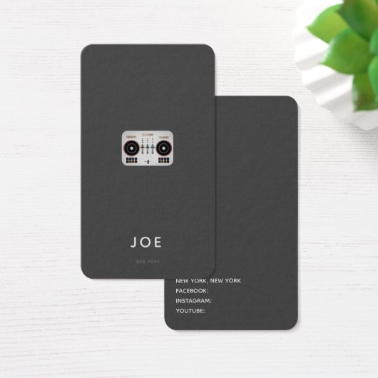 ミニマルDJロゴ名刺 (デスク)