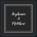 ミニマ結婚リスモダントの優遇白黒 スクエアシール<br><div class="desc">ミニマモダンリストでシックなデザイン結婚は、洗練された黒い背景に白い二重枠の付いたモダンデザインに新郎新婦の名前を入れてい縁どる。そのモダンデザインはシンプルシックで。あなたの結婚名前を鮮明な白いスクリプトでパーソナライズの詳細。このページのコレクションリンクを参照して、一致するすべてのアイテムを表示する別のリストで円として使用できる。質問やの要カスタム求はinvitationsuites@gmail.comに送りなさい。</div>