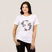 ミニ 日本の陰陽コイ魚の線画グラフィック トライブレンドTシャツ (正面全面)