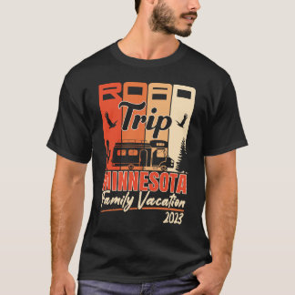ミネソタファミリーバケーションRVロードトリップマウンテンズC Tシャツ