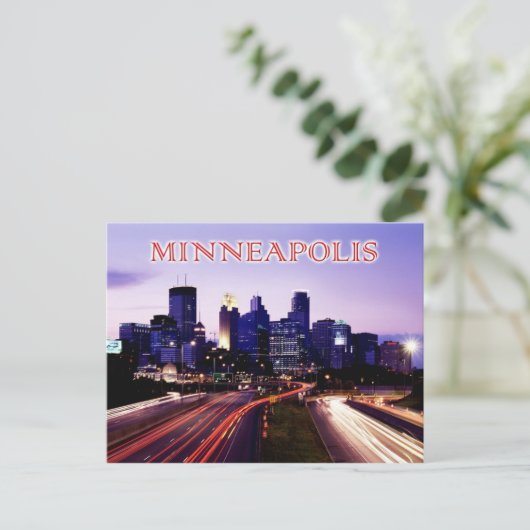 ミネソタ州ミネアポリス，夕暮れ時のスカイライン ポストカード (スタンド正面)