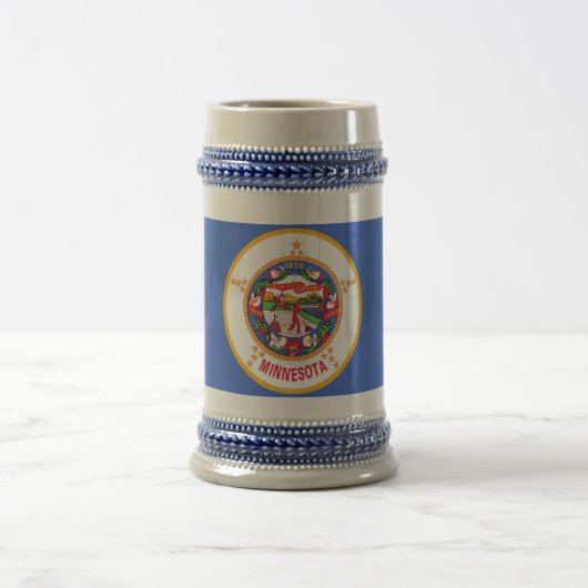 ミネソタ州旗とマグカップ州 – 米国 ビールジョッキ (中央)