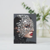 ミネラルクリスタルで飾られたクリスタルマスクの女性 シーズンポストカード (スタンド正面)