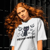 ミャオウィーンの喜び：黒猫とコウモリのハロウィン Tシャツ