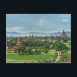 ミャンマー，バガンの寺院 ポストカード<br><div class="desc">ミャンマー、バガン。バガンの平原にストゥーパ（寺院）が点在する。 |ブレンダTharp / DanitaDelimont.com</div>