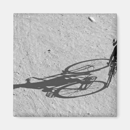ミャンマー、バガン、大きな自転車に乗る少年と マグネット (正面)