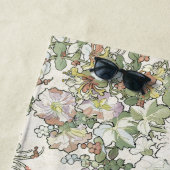 ミュシャのアールヌーボーのハニーサックルのHollyhockの花柄 ビーチタオル (インサイチュ)