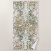 ミュシャのアールヌーボーのハニーサックルのHollyhockの花柄 ビーチタオル (正面)