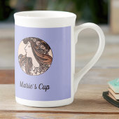 ミュシャアールヌーボー女性とピンクの花が咲く ボーンチャイナマグカップ