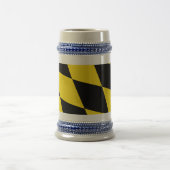 ミュンヘン州旗を持つシュタイン・マググ ビールジョッキ (中央)