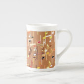 ミュージカル・ノートプリント- Caramel Tan 数々の, ボーンチャイナマグカップ (右)