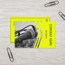 ミュージシャンか音響技師または歌手