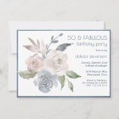 ミューテッド フローラル ブーケ | ブルー ファビュラス 50歳の誕生日 招待状 (正面)