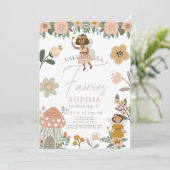 ミュートされたピンクのフローラダークスキン妖精の女の子誕生日 招待状 (スタンド正面)