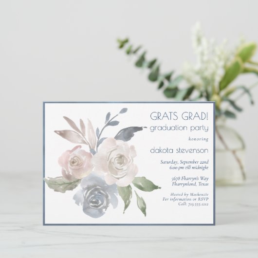 ミュートされたフローラブーケ |ソフトパステルバラ卒業 招待状 (スタンド正面)