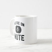 ミュート中の面白い同僚 オンライン会議 コーヒーマグカップ (正面左)